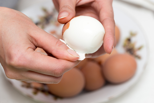 Cara merebus telur, merebus telur berapa menit, berapa lama merebus telur, waktu merebus telur, cara merebus telur setengah matang, cara merebus telur agar mudah dikupas